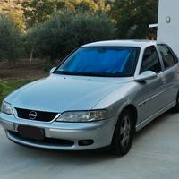 Berlina Opel Vectra 2000 Edition