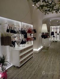Arredamento negozio di abbigliamento e intimo
