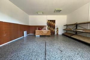 NEGOZIO A NOVI LIGURE