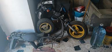 vendersi pezzi di ricambio per crosser 