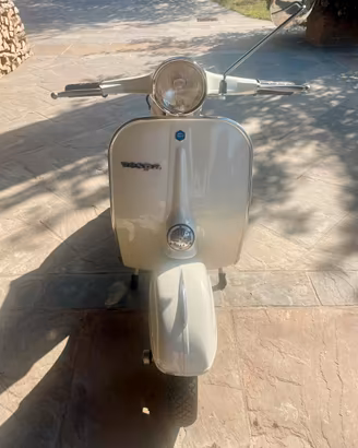 Vespa 125 primavera bianca