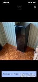 Mobiletto in legno nero
