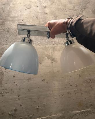 Applique doppia da bagno bianca e azzurra