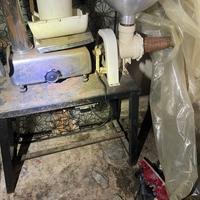 Banco alimentare per frullare pomotori elettrico