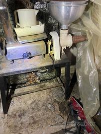 Banco alimentare per frullare pomotori elettrico