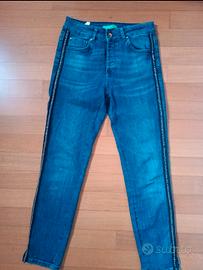 Jeans skinny con borchie tre laterali tg 28