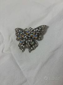 Spilla decorativa a farfalla con strass