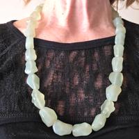 Elegante collana vintage in giada verde – anni 196