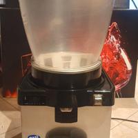 DISTRIBUTORE BEVANDE 