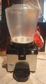 DISTRIBUTORE BEVANDE 