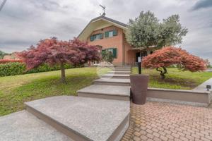 VILLA SINGOLA A LEINÌ