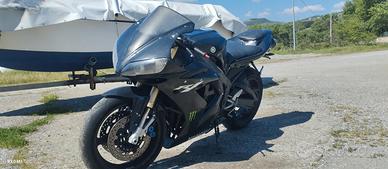 Yamaha r1