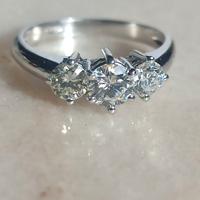 Anello Trilogy in Oro Bianco 18 KT 750 con Diamant