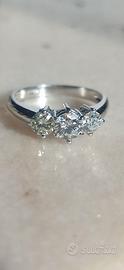Anello Trilogy in Oro Bianco 18 KT 750 con Diamant