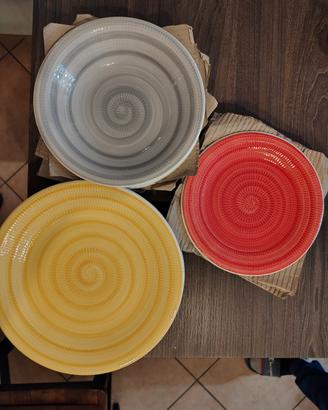 Servizio piatti colorati Excelsa