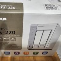 NAS QNAP TS220 2 X 1TB WD RED