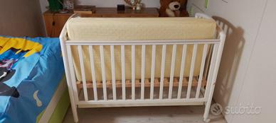 Culla con spondine apribili