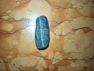 Pietra nera vena doppia occhio levigata Puglia