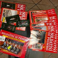 Soldatini di piombo con riviste e espositore