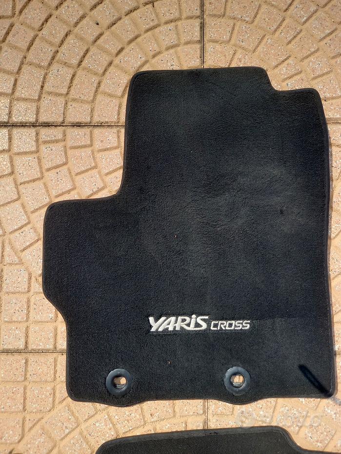 Tappetino In Moquette Per Toyota Yaris II (2006-2011) - Lato Guida, Non Originale Ma Compatibile