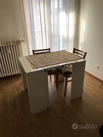 Tavolo allungabile con 4 sedie pieghevoli