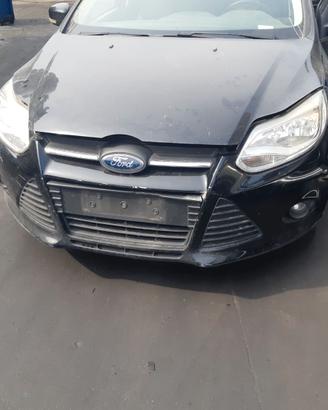 ford focus sw per pezzi di ricambio
