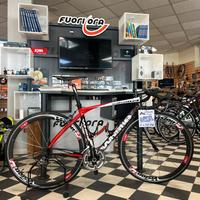 bici corsa carbon M WHISTLE Yakima