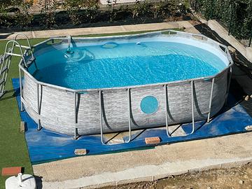 Piscina fuori terra 4.30 x 2.50 con oblo’
