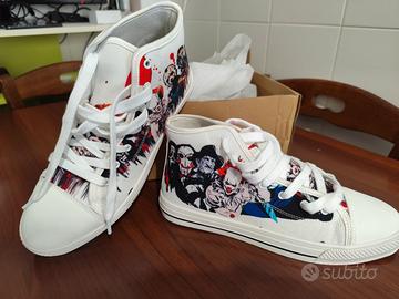 Scarpe tipo sneakers alte unisex con stampa horror