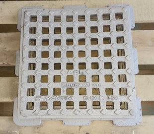 Chiusino-Caditoia in ghisa