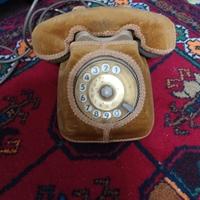 telefono con  copertura in velluto 