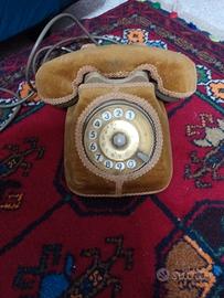 telefono con  copertura in velluto 