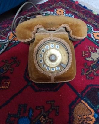 telefono con  copertura in velluto 