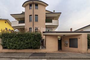 Splendido e moderno bilocale arredato con terrazzo