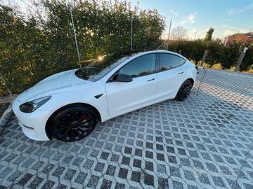 Tesla Model 3 Performance batterie nuove