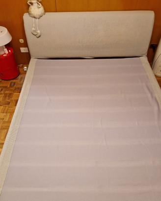 Letto con rivestitura