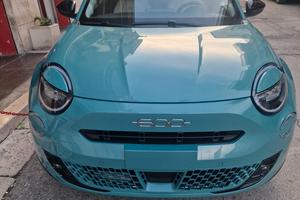 Fiat 600 la prima  Hybrid 110 CV Nuova da immatric