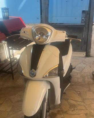 LIBERTY 50 BUONE CONDIZIONI A 700 EURO TRATTABILI
