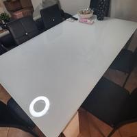Tavolo estendibile con base in vetro