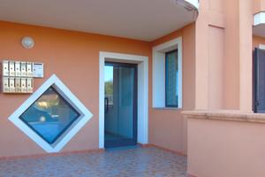 ABITAZIONE con AMPIA cantina e posto auto