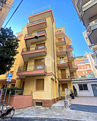 2 LOCALI A ALASSIO