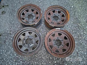 Cerchi In Ferro Da 15" Per Nissan Patrol GR