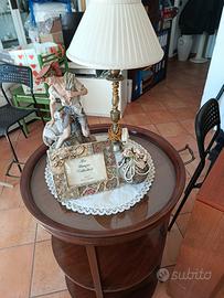 tavolino tre ripiani, statua di Capodimonte e ...