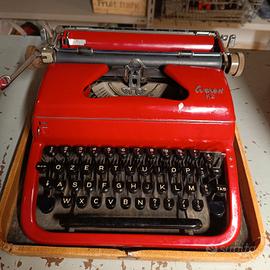Macchina da scrivere Everest vintage