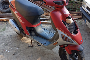 Scooter Atala hacker raffreddato a liquido LEGGERE