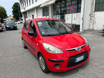 Hyundai i10 1.1 12V benzina neopatentato