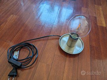 lampada da tavolo acciaio satinato con lampadina