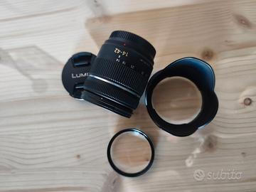 Panasonic Lumix 14-42mm F3.5/5.6 Micro 4/3 + MACRO