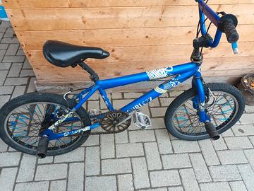 bicicletta BMX 