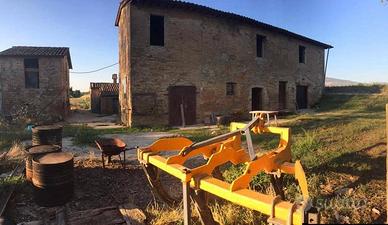 Rustico / Casale di 600 m² a Bevagna